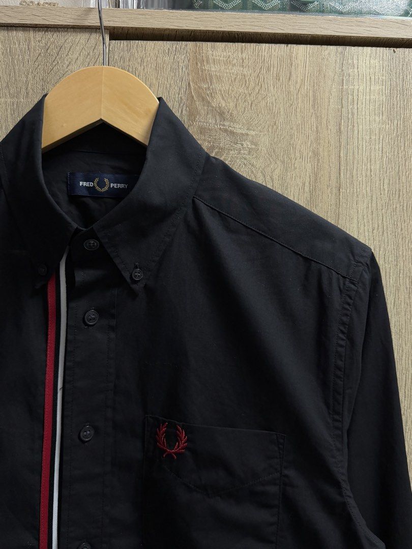 Fred Perry Buttondown Longsleeve (Category: Formal Shirts) located in Imus. Submitted by rckrmns (Listing ID 1470494146, Image 2). Description: Fred Perry Buttondown Longsleeve Size S W- 19.5 L- 28 Good as New 1,800 .
