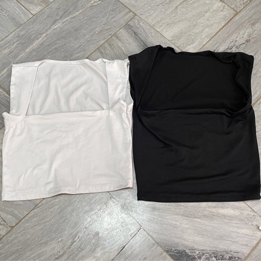 FREE black & white top (Category: Sleeveless) located in Bacoor. Submitted by s4dee (Listing ID 1470544294, Image 1). Description: size: xs - cropped.
