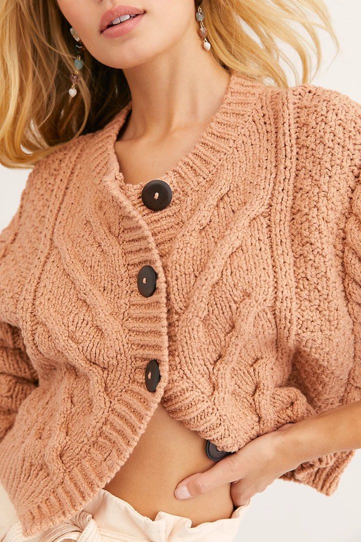 Free People Bonfire Cable Knit Cardi (Category: Coats, Jackets and Outerwear) located in Cainta. Submitted by yayitsianm (Listing ID 1470391773, Image 3). Description: .