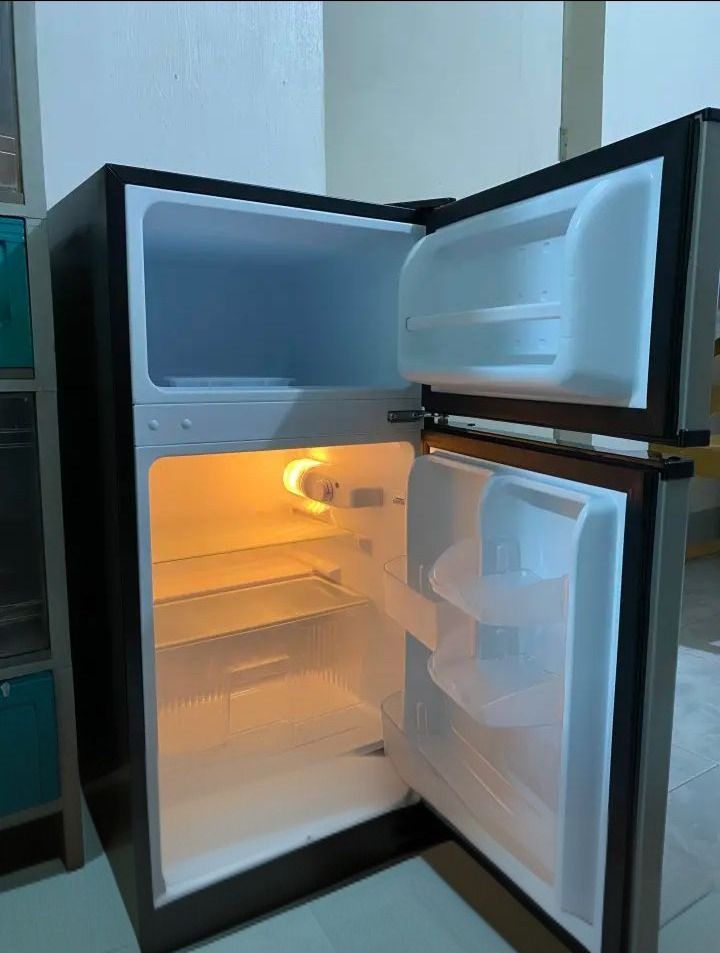 Fujidenzo Refrigerator Inverter (Category: Refrigerators and Freezers) located in Pasay City. Submitted by sam_thinqs (Listing ID 1470398611, Image 3). Description: KINDLY MESSAGE ME FOR FASTER TRANSACTION V I B E R- 0 9 6 3 8 1 9 2 2 6 9 Forsale my personal use!!!! Fujidenzo Mini Refrigerator 3.5cubic ft No Issue and any History of reapair 3months use. Good Condition no Dents Brandnew Bought /w box & Receipt for warranty Rfs: Need to change to a