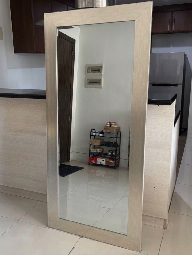 Full Body Mirror (Quadro Decor) (Category: Mirrors) located in San Juan City. Submitted by reloved.ph3 (Listing ID 1470353309, Image 1). Description: Approx 150cm x 60cm (mirror only, not the frame) Bought in Quadro Decor Slightly Nego.