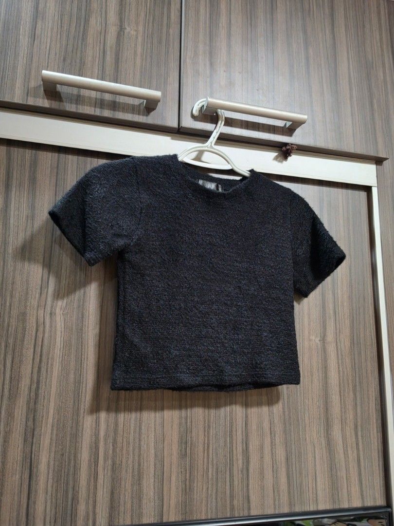 Fuzzy Furry Black Crop Top (Category: Shirts) located in Quezon City. Submitted by snowflakes.specials (Listing ID 1470518896, Image 1). Description: XS From Thailand.