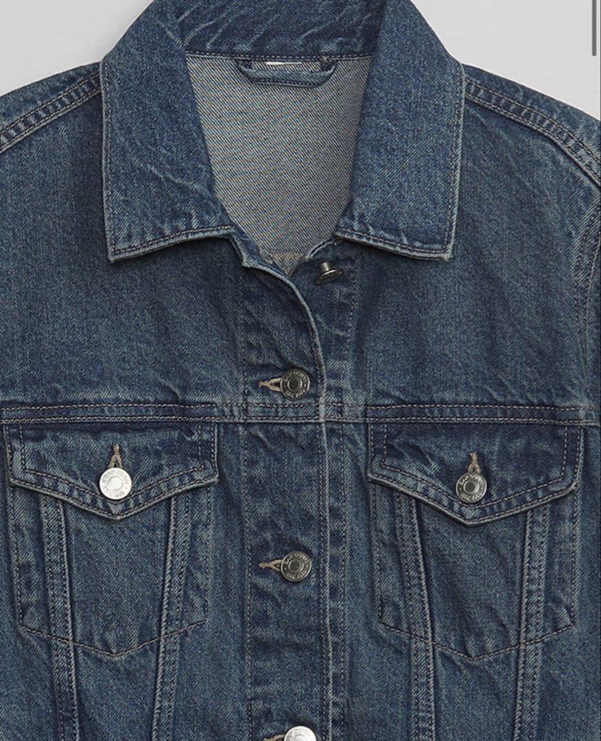 GAP Denim Jacket Light Washed (Category: Coats, Jackets and Outerwear) located in Paranaque City. Submitted by marella_soriente (Listing ID 1470371834, Image 2). Description: I’m selling this jacket because personally, it’s too fitted for my taste as a medium girlie baka oversized yung atake if you’re a small. Original price is 4,450 ✔ Full-Payment via BPI, Gcash or Maya (First Payment Basis) ✔️Delivery fee will be shouldered by the buyer ✔ Locat