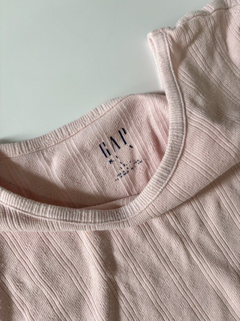 gap shirt (Category: Blouses) located in Binan City. Submitted by byhiraeth (Listing ID 1470463882, Image 2). Description: -small to medium -no ww -has small stain -will only entertain offers since IM out of reply quota -loc is santa rosa, laguna.