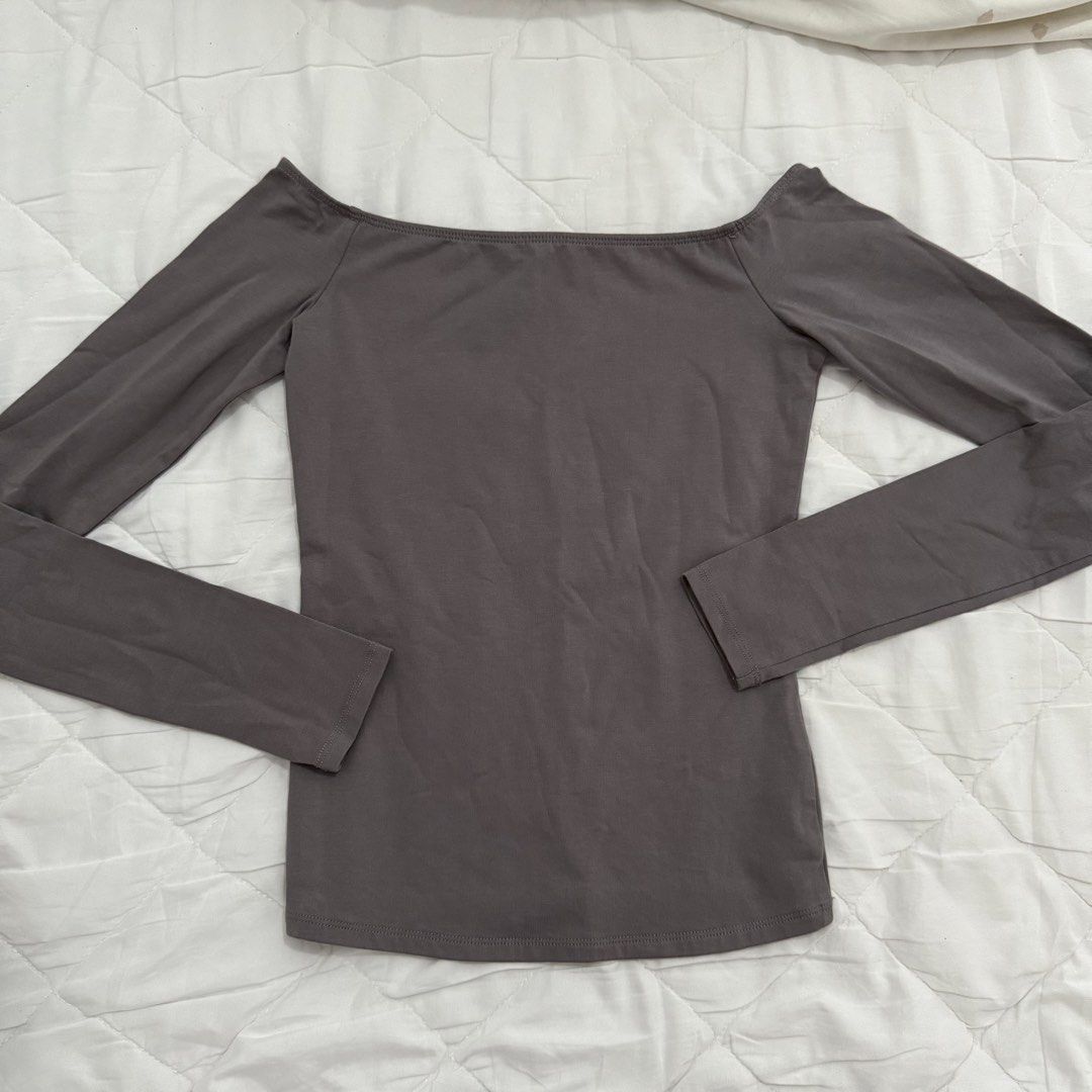 Garage Basic Longsleeve (Category: Longsleeves) located in Davao. Submitted by aug_amari (Listing ID 1470425793, Image 1). Description: considered bnew! size xs bodyhugs helping tags: brandy melville pacsun.