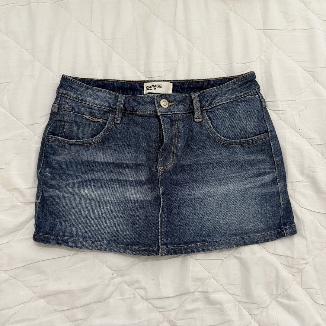 Garage Denim Skort (Category: Skirts) located in Davao. Submitted by aug_amari (Listing ID 1470486164, Image 1). Description: size XS-S 24-25 stretchable :).