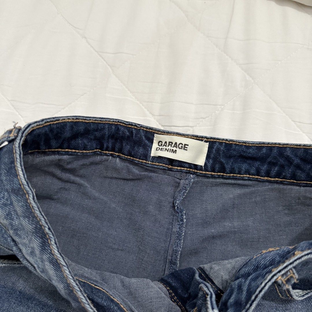 Garage Denim Skort (Category: Skirts) located in Davao. Submitted by aug_amari (Listing ID 1470486164, Image 2). Description: size XS-S 24-25 stretchable :).