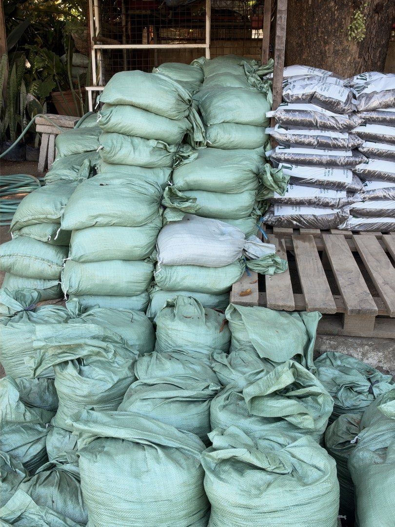 Garden soil & loam soil Available here (Category: Soil & Fertilisers) located in Paranaque City. Submitted by plants_sale (Listing ID 1470354753, Image 2). Description: .