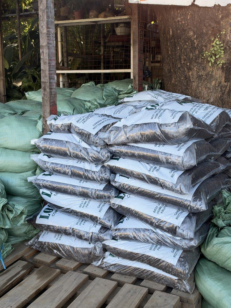 Garden soil & loam soil Available here (Category: Soil & Fertilisers) located in Paranaque City. Submitted by plants_sale (Listing ID 1470354753, Image 1). Description: .