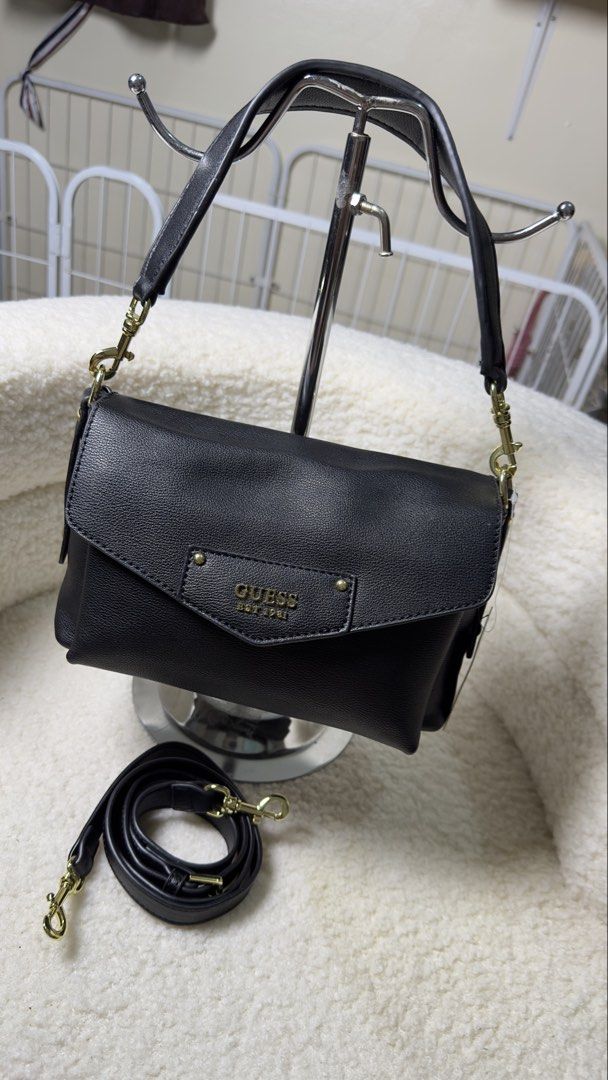Güess Bag (Category: Shoulder Bags) located in Binmaley. Submitted by amayscollections (Listing ID 1470360891, Image 1). Description: Orig MPO Güess Bag for only ₱799+sf payment first ₱869+sf cash on delivery.