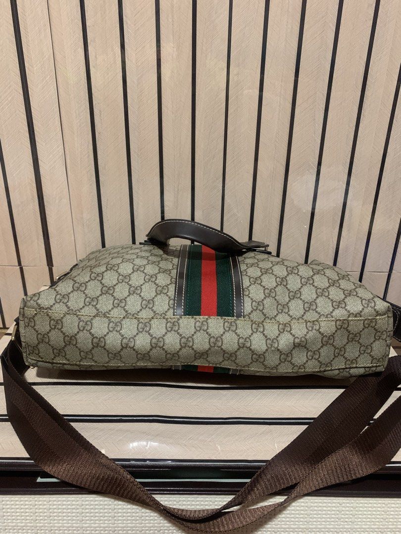 GG Laptop Bag ( PVC) (Category: Cross-body Bags) located in San Fernando. Submitted by preluxuria_online_shop (Listing ID 1470382606, Image 3). Description: .