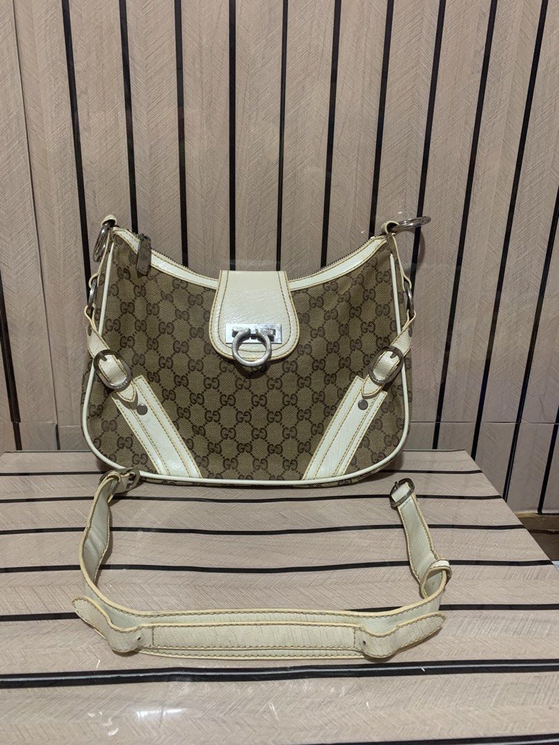 GG Vintage Croc-Embossed w/ Canvas (Category: Shoulder Bags) located in San Fernando. Submitted by preluxuria_online_shop (Listing ID 1470376339, Image 1). Description: .