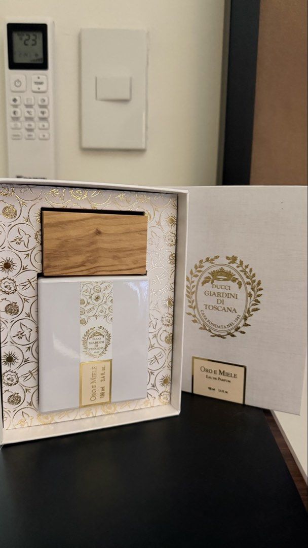 Giardini Di Toscana Oro E Miele Eau De Parfum 100ml (Category: Fragrance & Deodorants) located in Quezon City. Submitted by jaja.dlrsr (Listing ID 1470504327, Image 3). Description: RUSH FOR SALE!!! ORIGINAL Giardini Di Toscana's Oro e Miele 🍯 - From the makers of Bianco Latte 🩵 - Type: Eau de Parfum (EDP) - Size: 100ml bottle - Scent Profile: Warm, sweet fragrance with vanilla, honey, amber, and powdery floral notes - Performance: LONG-lasting