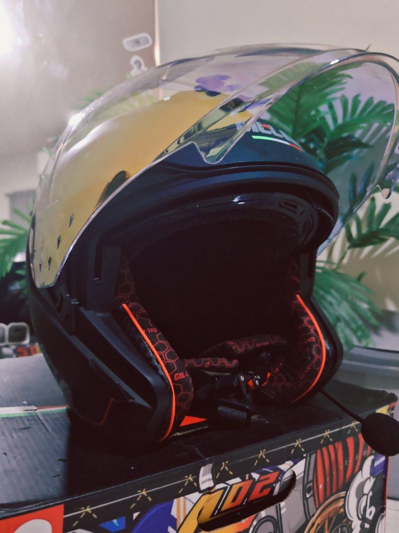 GILLE FF05 VISAGE (Category: Helmets and other Riding Gears) located in San Ildefonso. Submitted by ownexboujeebags (Listing ID 1470481770, Image 3). Description: 🏍️ GILLE FF005 VISAGE + INTERCOM BLAZE — FOR SALE! ✨ GILLE FF005 Visage Half-Face Helmet ✨ Dual Visor ✨ Revo/Iridium Inner Visor ✨ Comfortable and stylish ✨ Intercom Blaze included 🔊 ✨ Used only 3 times ✨ Perfect for daily rides and long trips 💰 Price: ₱4000 📏 Size: XL 🖍️ Color: Bl