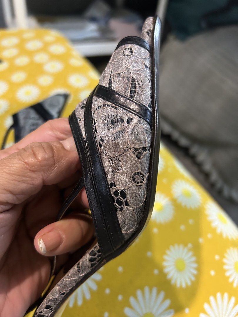 Ginza kanematsu (Category: Heels) located in Cavite. Submitted by cecitrifthshop (Listing ID 1470509323, Image 3). Description: Made in japan size 24. Cm sling back .