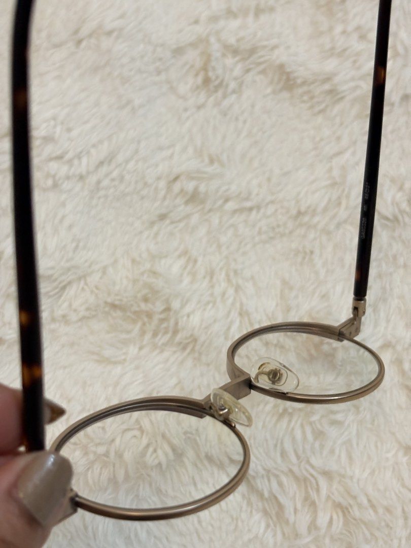 Giordano round metal eyeglasses (Category: Sunglasses & Eyewear) located in Binangonan. Submitted by polinn.xx (Listing ID 1470364567, Image 3). Description: Specs alone was bought for 3,700 Replaceable lens.