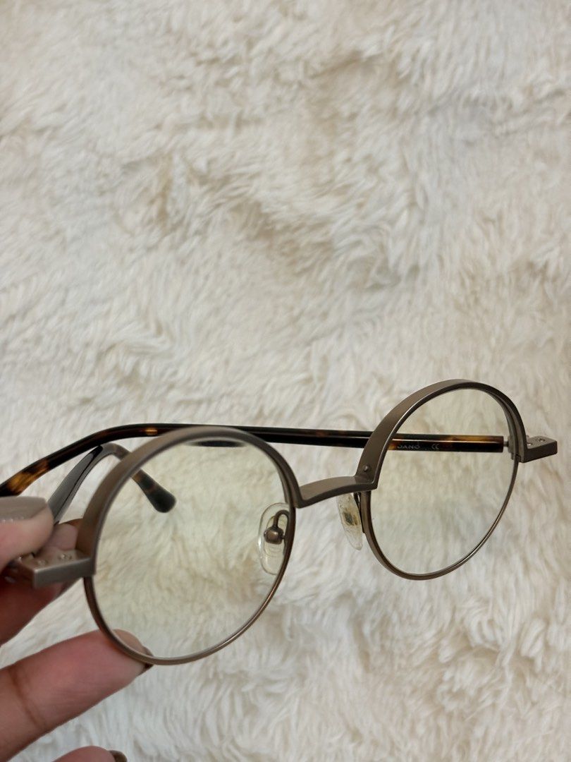 Giordano round metal eyeglasses (Category: Sunglasses & Eyewear) located in Binangonan. Submitted by polinn.xx (Listing ID 1470364567, Image 2). Description: Specs alone was bought for 3,700 Replaceable lens.