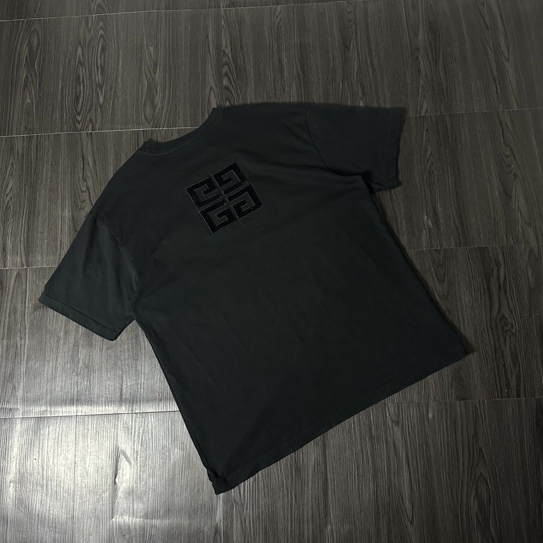 GIVENCHY (Category: Formal Shirts) located in San Jose del Monte. Submitted by xanthrift2.0 (Listing ID 1470456402, Image 3). Description: GIVENCHY CARPETIZED TEE color rate: 9.8/10 dimes: 22 x 28 (medium to semi large) ₱849.
