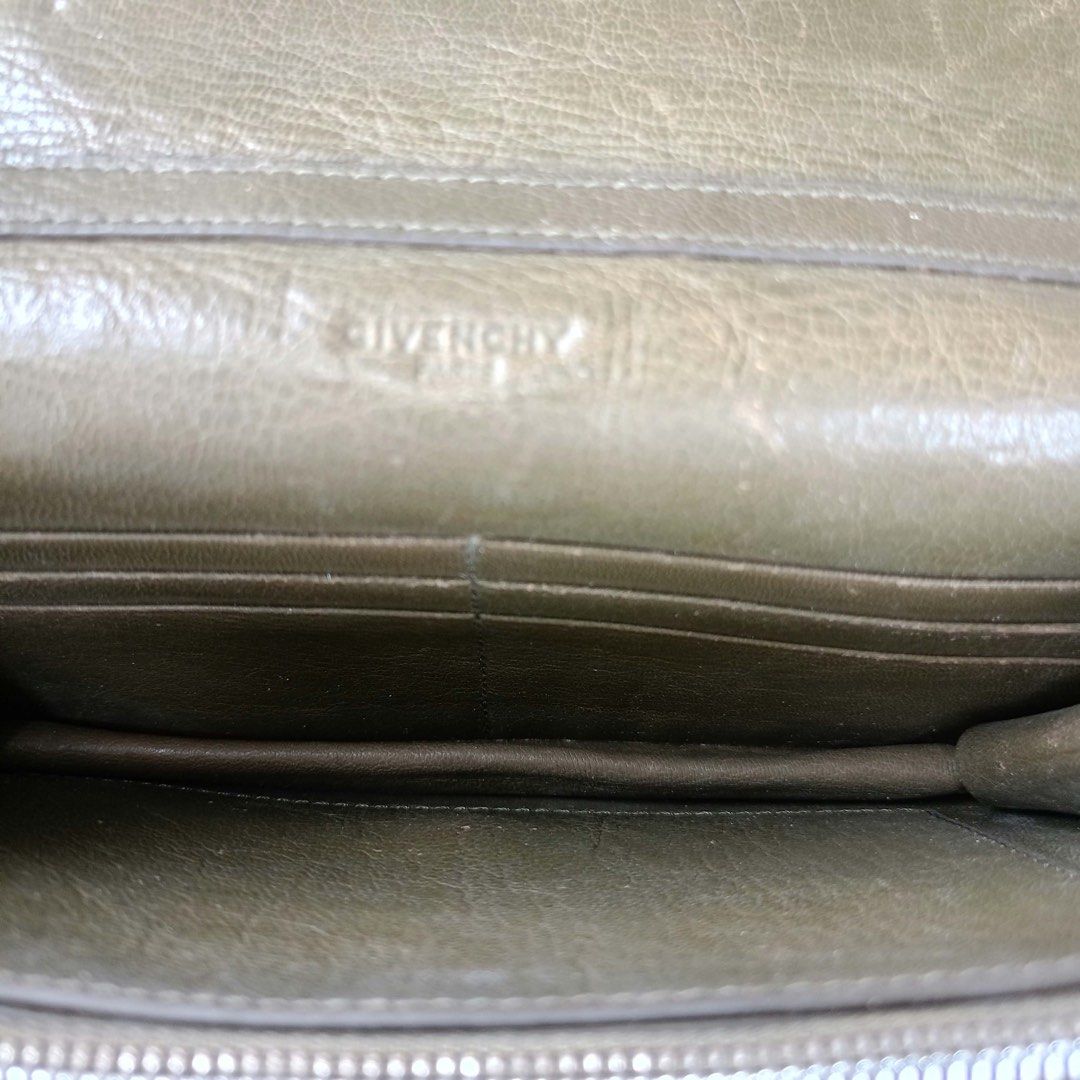 Givenchy Pandora Sling bag (Category: Cross-body Bags) located in Barugo. Submitted by green.trendsetter (Listing ID 1470371035, Image 3). Description: PRELOVED MEANS PRELOVED. Each piece has been previously loved and may naturally have signs of use such as creasing, scratches, stains, discoloration, or other imperfections. Kindly manage your expectations accordingly. •We kindly ask for no fussy buyers. • Photos of bag’s details and other identif