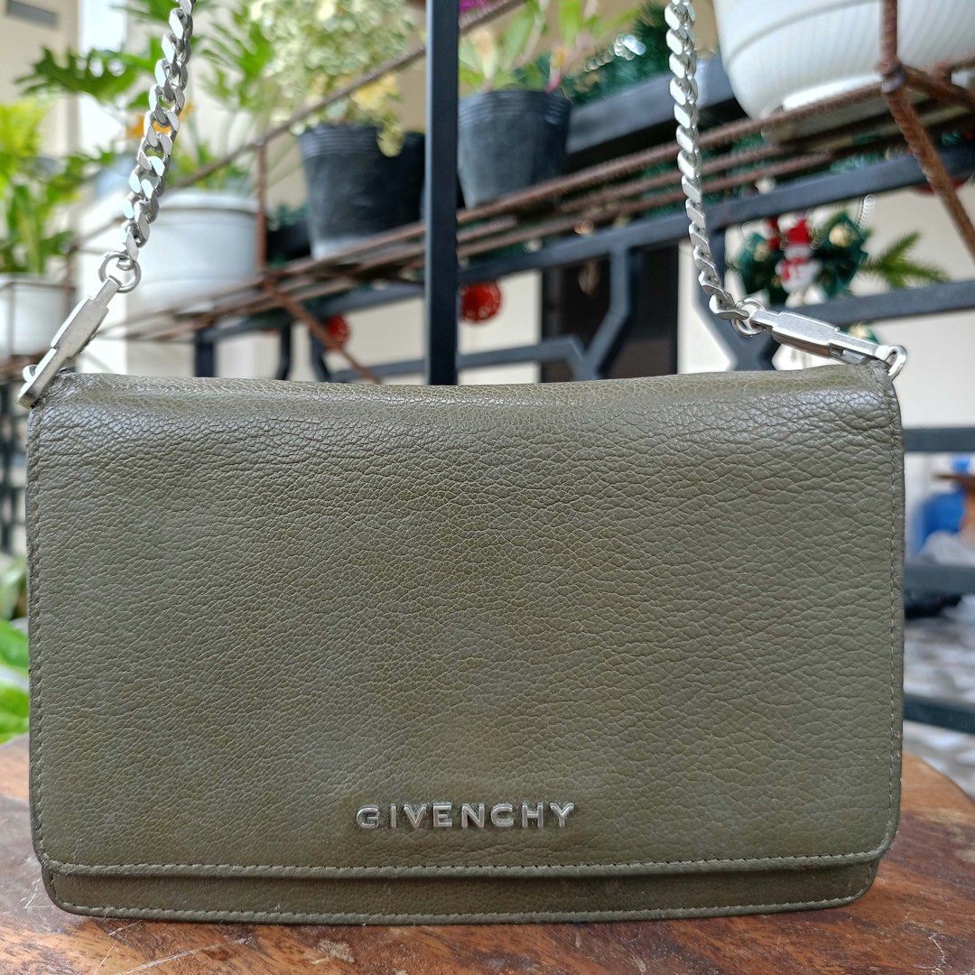 Givenchy Pandora Sling bag (Category: Cross-body Bags) located in Barugo. Submitted by green.trendsetter (Listing ID 1470371035, Image 1). Description: PRELOVED MEANS PRELOVED. Each piece has been previously loved and may naturally have signs of use such as creasing, scratches, stains, discoloration, or other imperfections. Kindly manage your expectations accordingly. •We kindly ask for no fussy buyers. • Photos of bag’s details and other identif