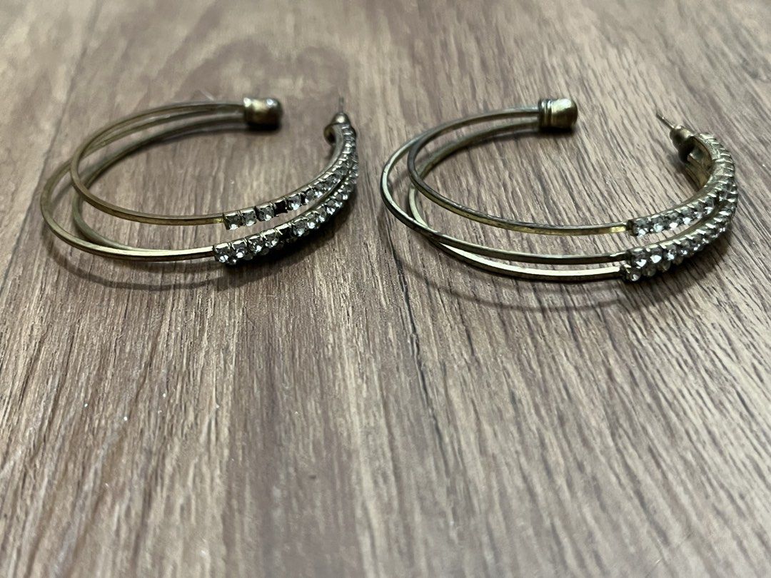 Gold Rhinestone Hoop Earring (Category: Earrings) located in Quezon City. Submitted by pinkvanilla.milkshake (Listing ID 1470538749, Image 3). Description: Free if you buy my other items Signs of usage.
