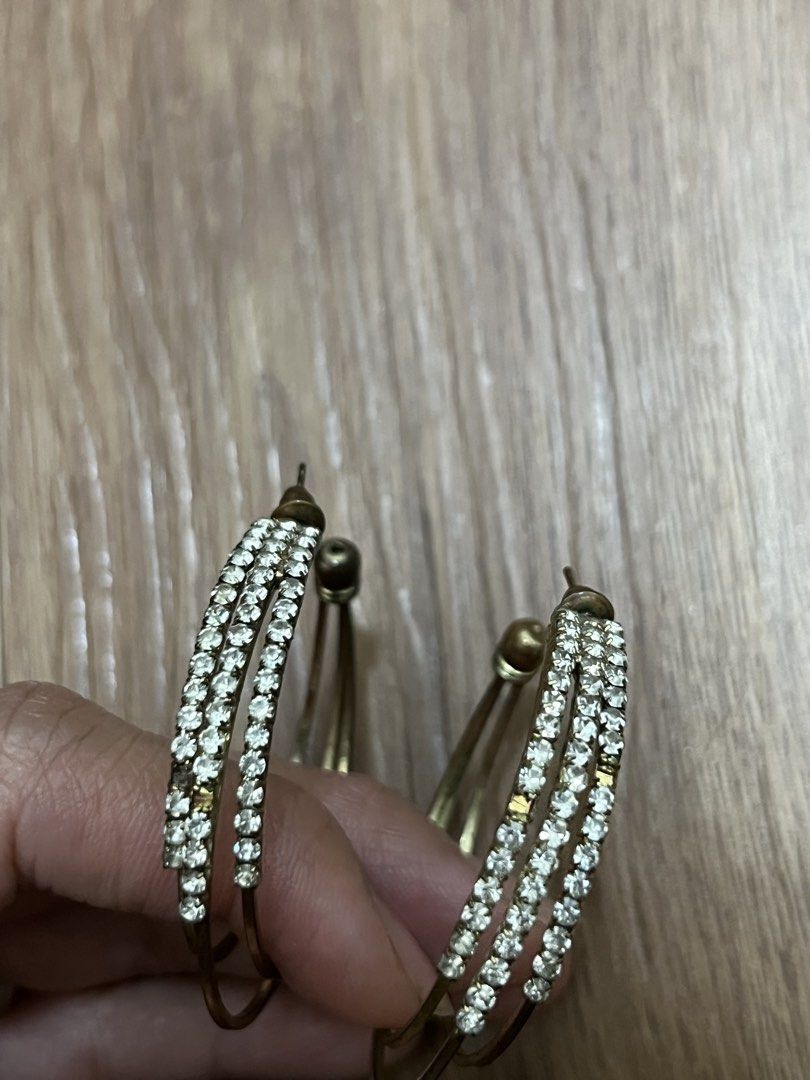 Gold Rhinestone Hoop Earring (Category: Earrings) located in Quezon City. Submitted by pinkvanilla.milkshake (Listing ID 1470538749, Image 2). Description: Free if you buy my other items Signs of usage.