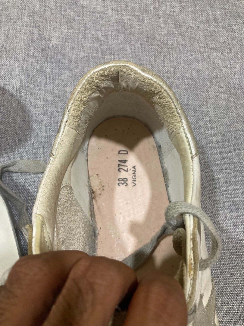 GOLDEN GOOSE SUPER STAR (Category: Casual Shoes) located in Manila. Submitted by jiimsdeguzman (Listing ID 1470383933, Image 3). Description: GOLDEN GOOSE SUPER STAR SILVER TAB SIZE 38 AUTHENTIC 101% 24.5 CM TO 25cm.