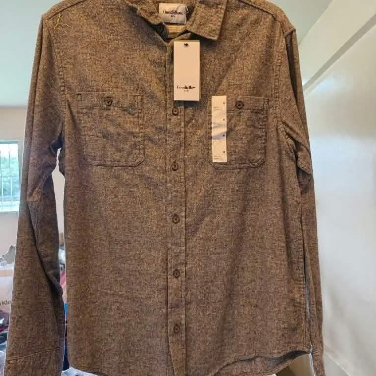 Goodfellow Flannel (Category: Formal Shirts) located in Aguinaldo. Submitted by wisewolf_3e09d4 (Listing ID 1470456008, Image 2). Description: Goodfellow Flannel Brandnew Chest 21-23 inches Length 26 inches add shipping outside CAR.