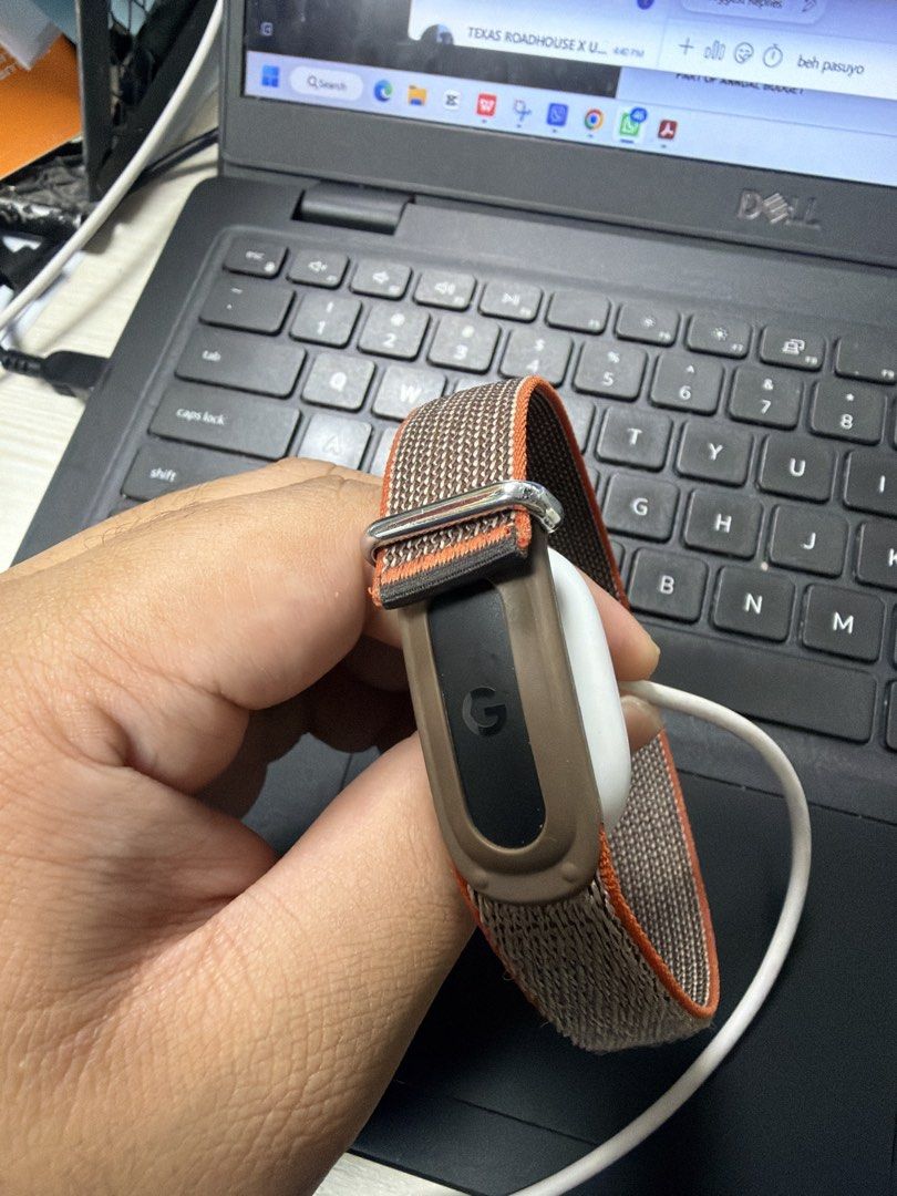 Google Fitbit Air (Category: Wearables & Smart Watches) located in Pasig City. Submitted by litczh (Listing ID 1470450063, Image 2). Description: Key Features: • Lightweight, screenless design for all-day comfort • 24/7 heart rate monitoring • Sleep tracking & Sleep Score • Activity, steps, calories & workout tracking • Up to 7 days battery life • Fast charging • Water resistant (5 ATM) • Bluetooth connectivity • Compatible with Android & IP • Sy