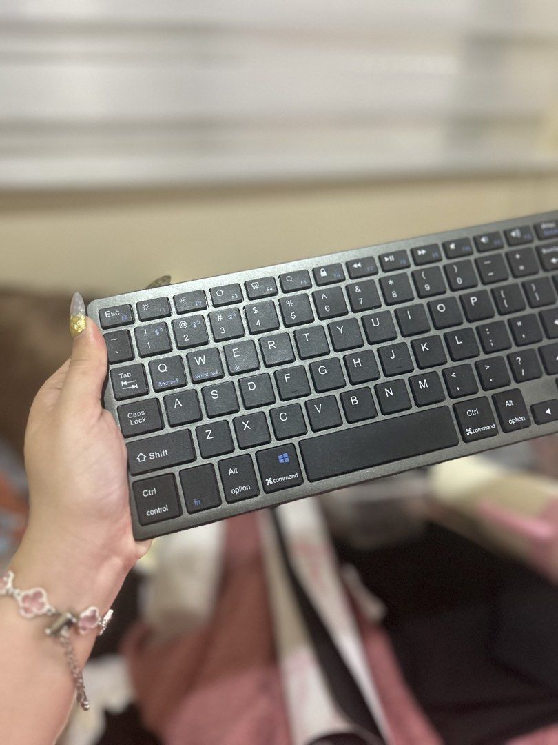 Goojodoq Slim Wireless Keyboard with Number Pad (Category: Computer Keyboard) located in Mataasnakahoy. Submitted by monoky (Listing ID 1470377513, Image 3). Description: GOOJODOQ Wireless Keyboard – Dark Grey ⌨️ Price: ₱400 (Negotiable) Selling my pre-loved GOOJODOQ wireless keyboard! * Color: Dark Grey * Wireless keyboard with Bluetooth connectivity * Bluetooth connection works * Dongle is missing — can be connected via Bluetooth instead * Suit