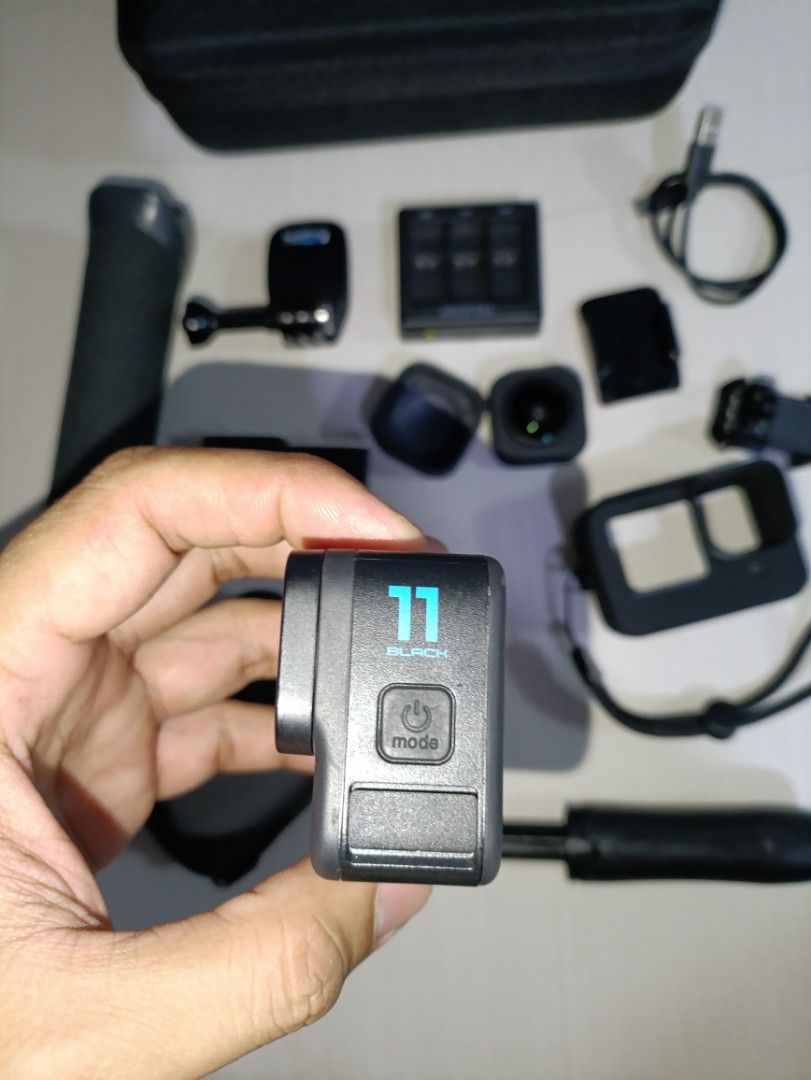 GoPro HERO 11 Black🔥 (Category: Video Cameras) located in Calamba. Submitted by matipuno.21 (Listing ID 1470524458, Image 2). Description: fix price complete no issue makinis lahat ng nasa pic included calamba laguna Loc.