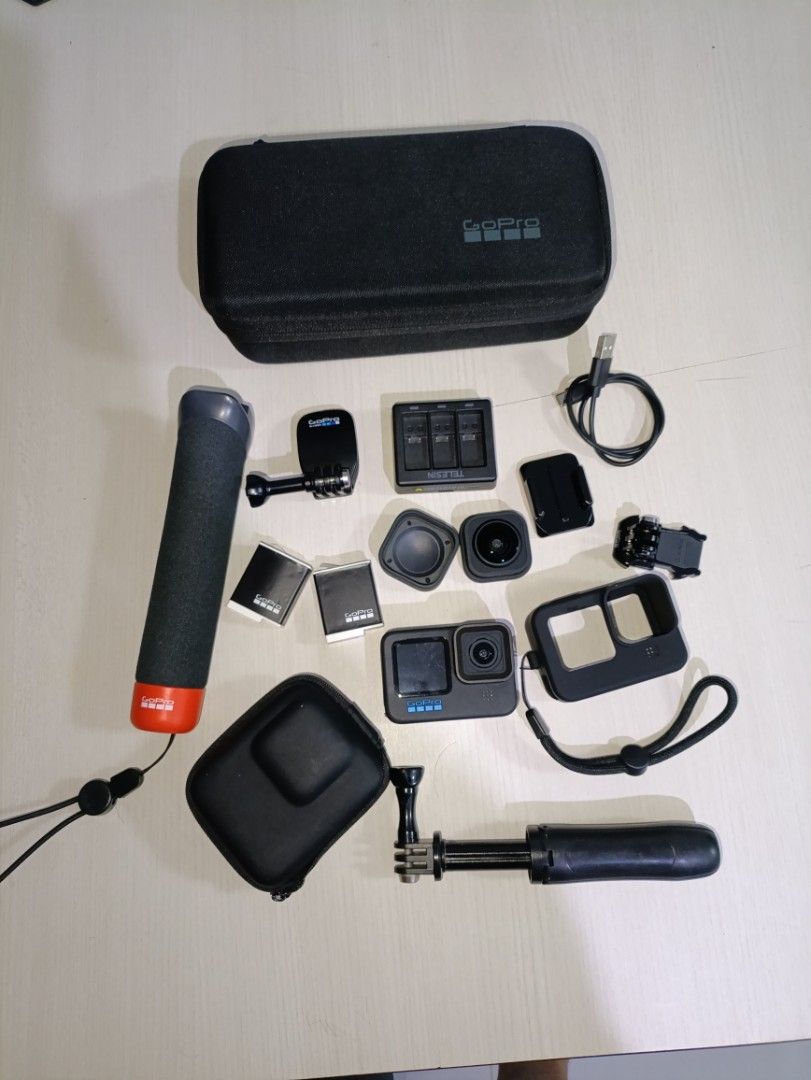 GoPro HERO 11 Black🔥 (Category: Video Cameras) located in Calamba. Submitted by matipuno.21 (Listing ID 1470524458, Image 1). Description: fix price complete no issue makinis lahat ng nasa pic included calamba laguna Loc.