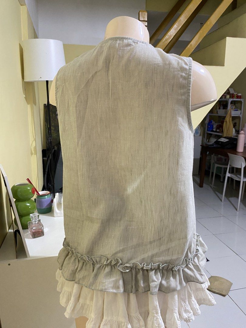 GRAY LINEN TOP (Category: Others Tops) located in Dasmarinas. Submitted by hannah.oakph (Listing ID 1470368083, Image 3). Description: small to medium.