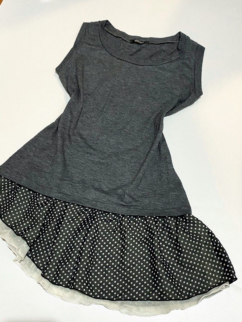 Gray sleeveless top with polka layered hem (Category: Blouses) located in Trece Martires City. Submitted by serenique_wear (Listing ID 1470422793, Image 3). Description: ⋆˚꩜｡⋆ med | mouthvalley ⋆˚꩜｡⋆ pretty for overlay/overdress ⋆˚꩜｡⋆ mine — ₱99.
