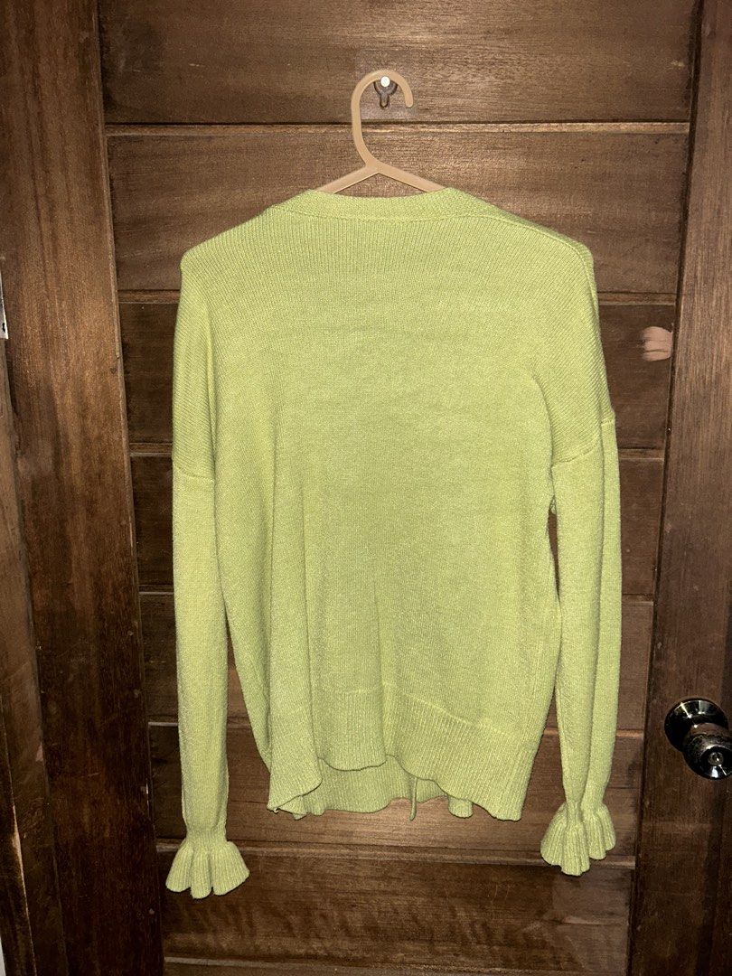 Green Cardigan (Category: Coats, Jackets and Outerwear) located in Davao. Submitted by mightyfalcon_e00ab6 (Listing ID 1470503297, Image 2). Description: • Has minimal stains please see in slide 3. • Color may also vary due to the lighting so please manage your expectations. • Size: Oversized & the fabric is thick..