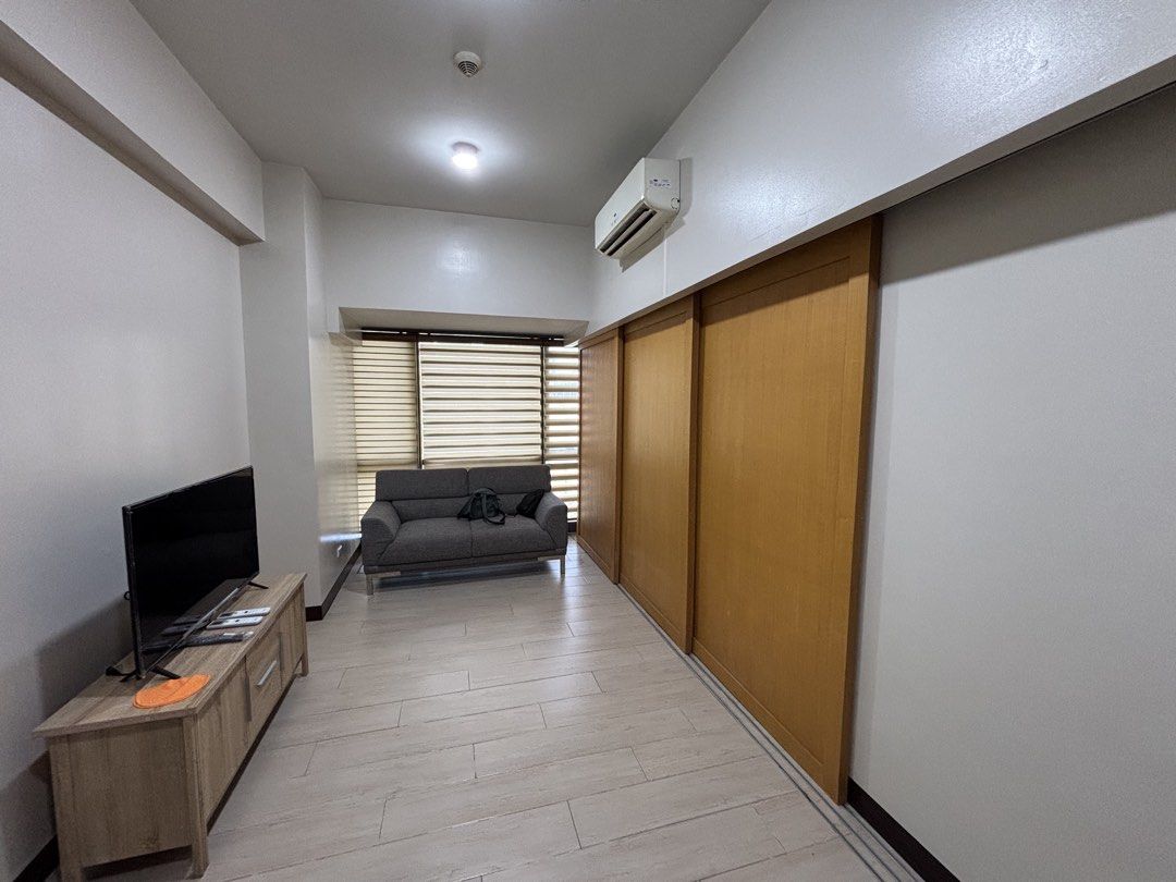 Greenbelt Excelsior 1 Bedroom | NO AGENTS (Category: Apartments & Condos) located in Manila. Submitted by razorramonthebadguy (Listing ID 1470516448, Image 2). Description: NO AGENTS 42 sqm 1 bedroom condo 1 year contract 2 months advance 2 months deposit Semi furnished With: 2 split type AC inverter Queensize bed Refrigirator inverter Waching machine Couch Dinibg table & chair TV rack TV (not internet ready) Rack Electric stove Doe not have a pa