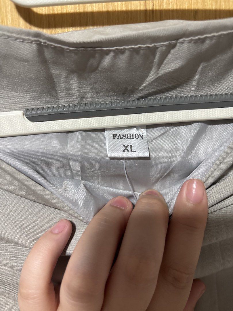 Grey Long Skirt XL (Category: Skirts) located in Taguig. Submitted by pauu1234 (Listing ID 1470407826, Image 2). Description: 📌 Never been used 📌 Fits M-L body frames Original price: ₱160 - payment first basis - next day pick up (contact seller if needed immediately) - taguig area 😊.