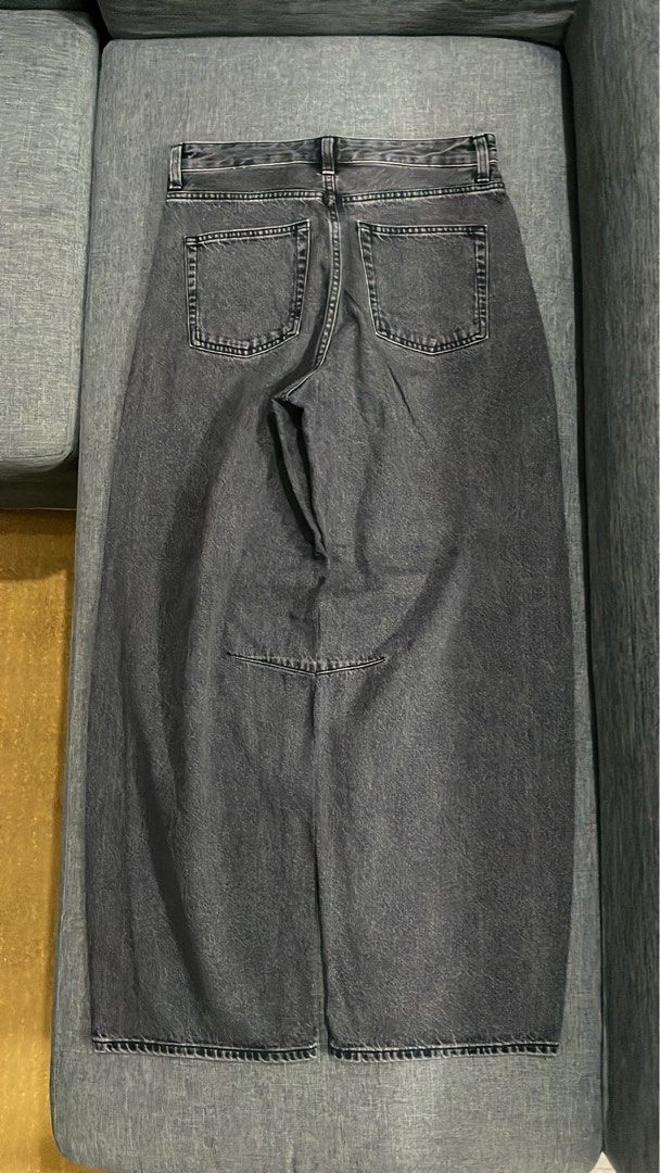 GU by Uniqlo Barrel Pants (Category: Jeans) located in Munoz. Submitted by kobswitdathrifts (Listing ID 1470482763, Image 3). Description: 30-32 waist, 40.5 length, 13.5 thigh & 9.5 leg opening.