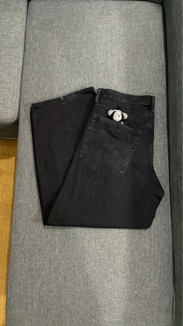 GU by Uniqlo Barrel Pants (Category: Jeans) located in Munoz. Submitted by kobswitdathrifts (Listing ID 1470483535, Image 1). Description: 34 waist, 40.5 length, 14 thigh & 10 leg opening.