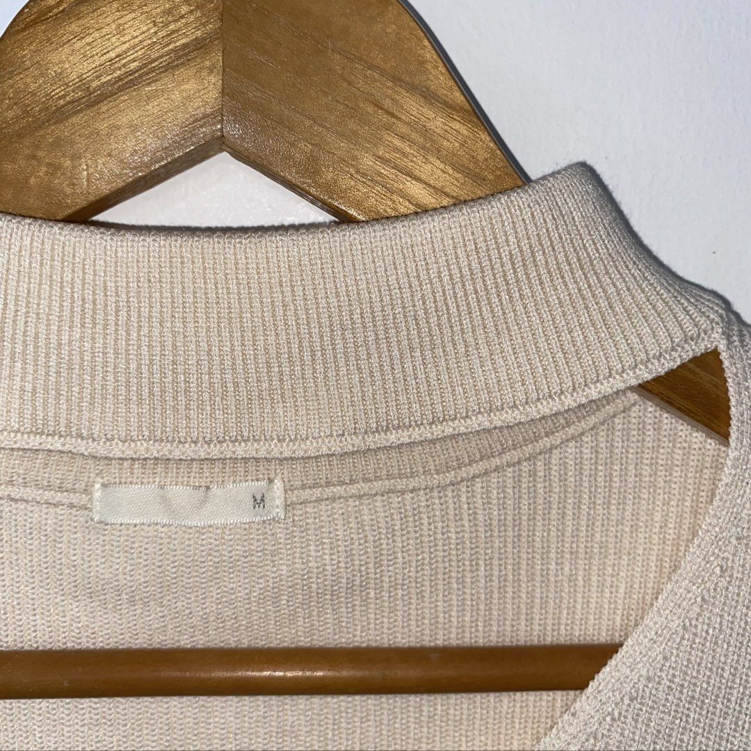 GU BY UNIQLO knit sweater (Category: Coats, Jackets and Outerwear) located in San Jose del Monte. Submitted by mamiracky (Listing ID 1470451194, Image 3). Description: .