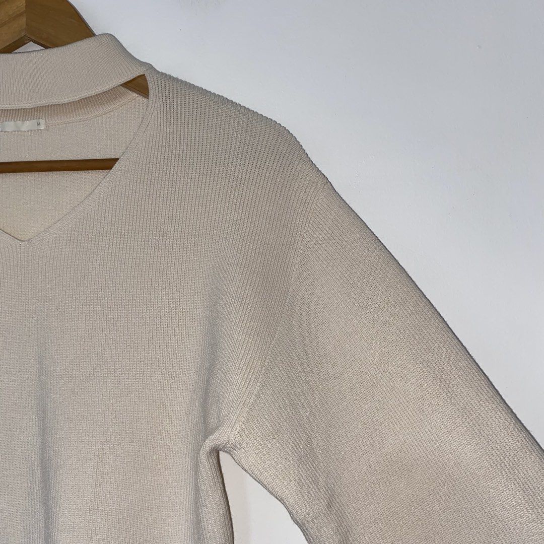 GU BY UNIQLO knit sweater (Category: Coats, Jackets and Outerwear) located in San Jose del Monte. Submitted by mamiracky (Listing ID 1470451194, Image 2). Description: .