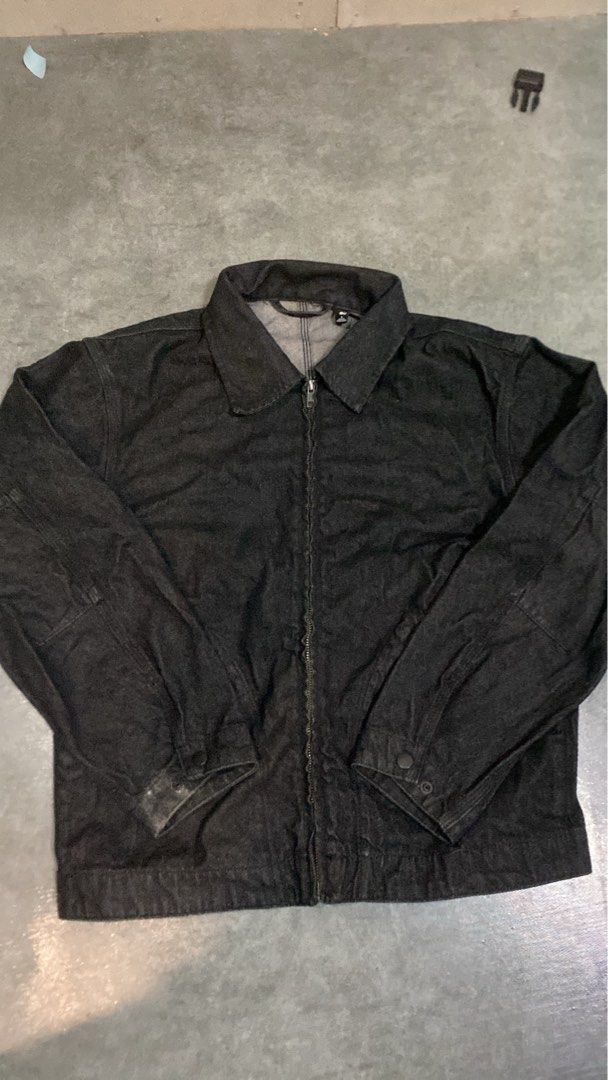 GU uniqlo denim jacket blouson workwear (Category: Coats, Jackets and Outerwear) located in Manila. Submitted by trueforest.6daf30 (Listing ID 1470494891, Image 1). Description: 21x24 size small on tag.