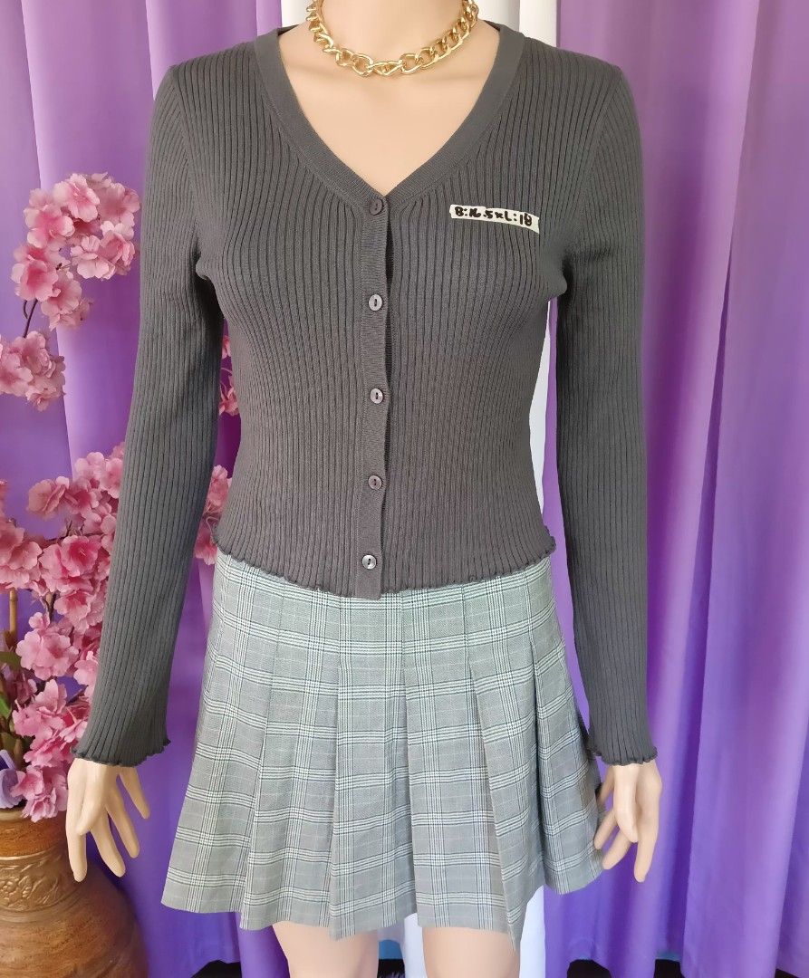 GU UV Cut Mellow Cardigan (Category: Coats, Jackets and Outerwear) located in Basista. Submitted by purpleens_shop (Listing ID 1470459211, Image 2). Description: .