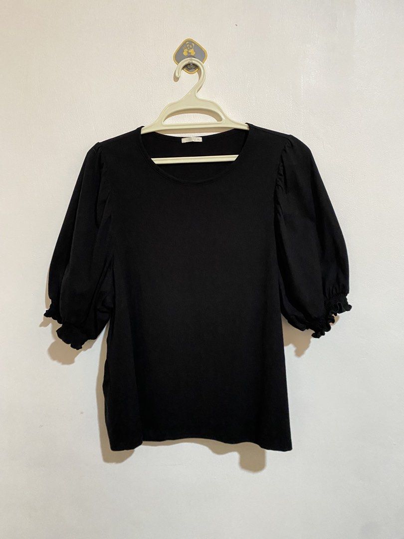 GU Voluminous-Sleeve T-Shirt (Category: Shirts) located in Naga. Submitted by threadedtreasures (Listing ID 1470408549, Image 3). Description: Good as new! So nice! L-XL.
