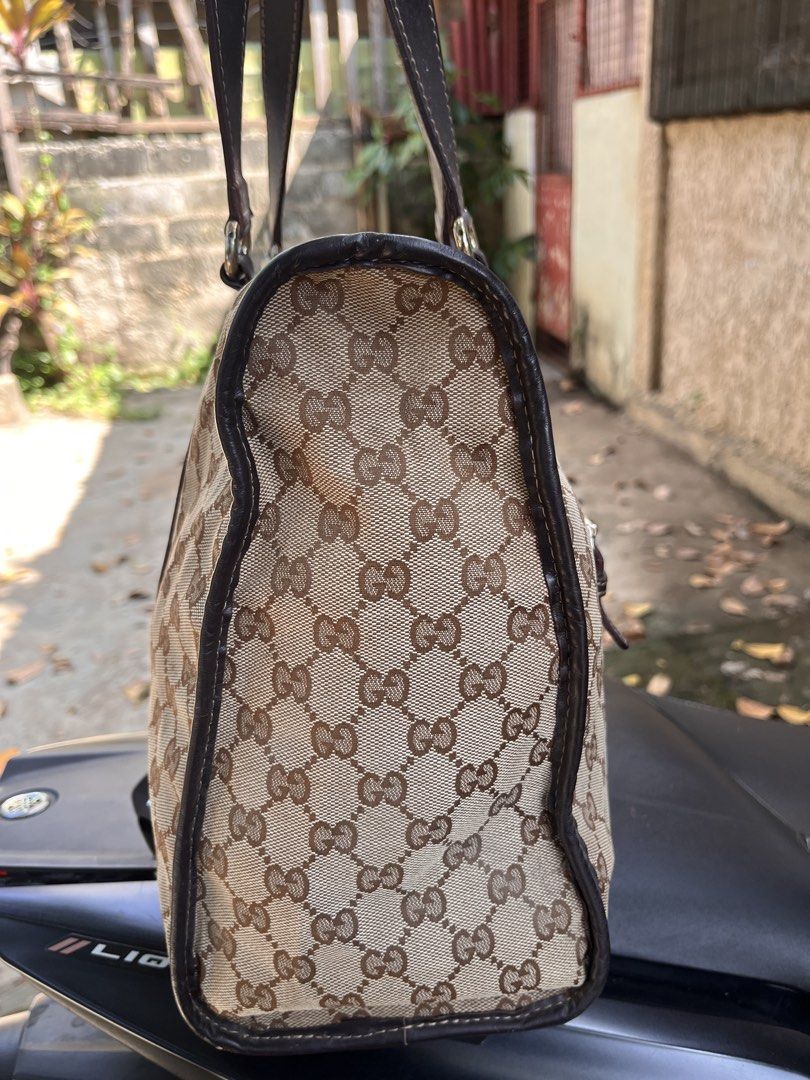 Gucci Gg monogram bag (Category: Tote Bags) located in Cagayan de Oro. Submitted by prelovedukayukaybags_cdo (Listing ID 1470360416, Image 3). Description: .