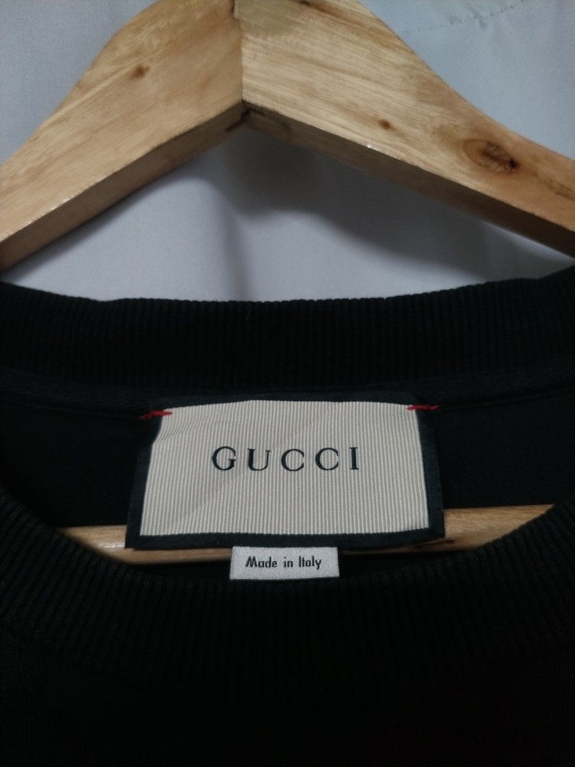 GUCCI MONOGRAM (Category: Coats, Jackets and Outerwear) located in Manila. Submitted by liljhayvillanueva (Listing ID 1470486663, Image 2). Description: GUCCI MONOGRAM SIZE L COLORATE 9/10 ISSUE X NEED WASH.
