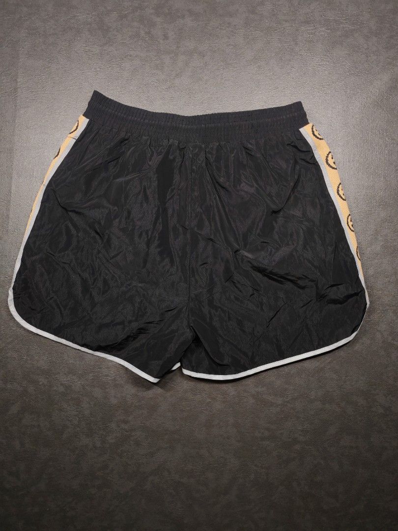 Gucci Nylon Interlocking G Logo Swim Short (Category: Shorts) located in Kalibo. Submitted by relivethearchives (Listing ID 1470418310, Image 3). Description: Gucci Nylon Interlocking G Logo Swim Short in Excellent DIMES Waist: 28 stretch up to 32 Length: 16 📍 Need Wash.