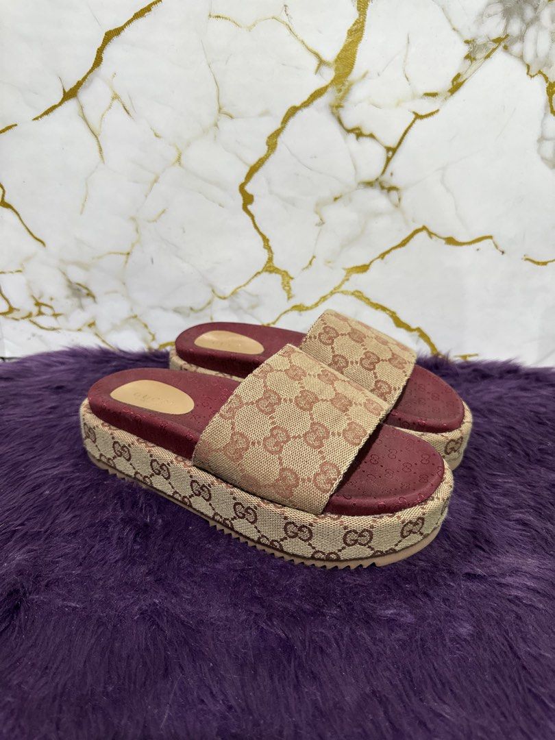 Gucci platform (Category: Flats & Sandals) located in Marikina City. Submitted by georgiaprelovestuff (Listing ID 1470458655, Image 2). Description: size 38 PLEASE READ BEFORE MAKING AN OFFER: 🔹No inclusions since this is preloved 🔹NO to low ballers please 🔹NO meetups due to busy schedule 🔹If you make an offer, please get the item let's not waste each other's time 🔹NO return NO exchange NO cancellation 🔹Please manage your expectation since 
