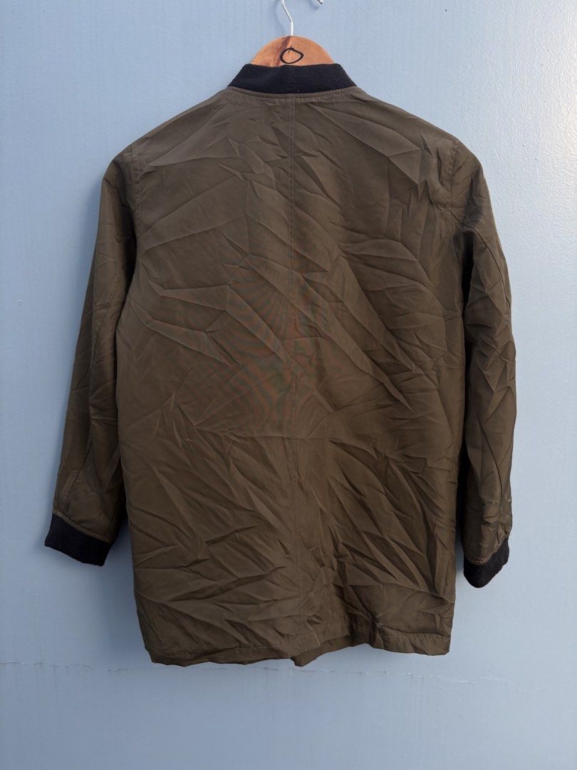 GUESS full-zip bomber jacket (Category: Coats, Jackets and Outerwear) located in General Santos City (Dadiangas). Submitted by a.rt.eyes (Listing ID 1470447257, Image 2). Description: GUESS full-zip bomber jacket Actual size medium Dimension width 19 length 28 Excellent condition with no issues Color rate 10/10 Original Located in General Santos City, Mindanao. Shipping fee applies for buyers outside my location. Payment first only no COP or COD.