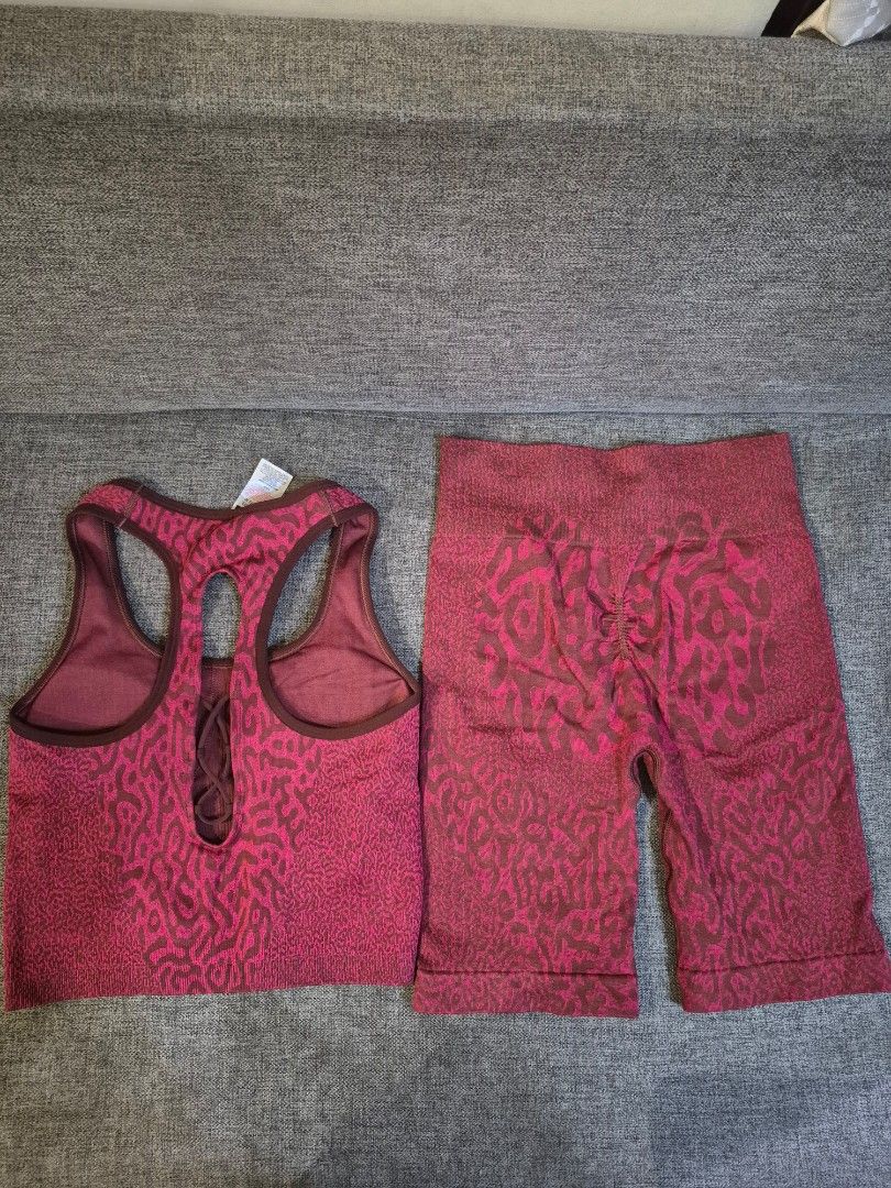 GYMSHARK Adapt Set (Category: Activewear) located in Davao. Submitted by marthascloset (Listing ID 1470552319, Image 2). Description: .